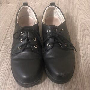 Classic Black Oxford Shoes – Lace-Up Leather Style, Unisex, Comfortable